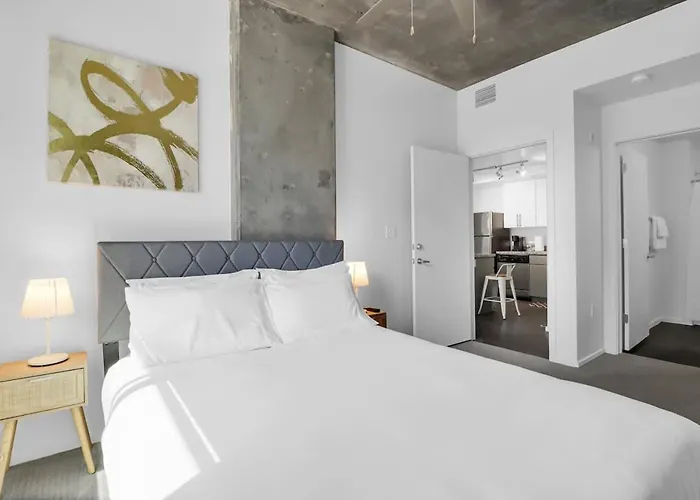Centric 2br In Heart Of Dtphx Free Garage Parking Apartamento
