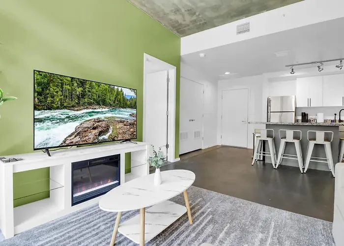 Centric 2br In Heart Of Dtphx Free Garage Parking Apartamento