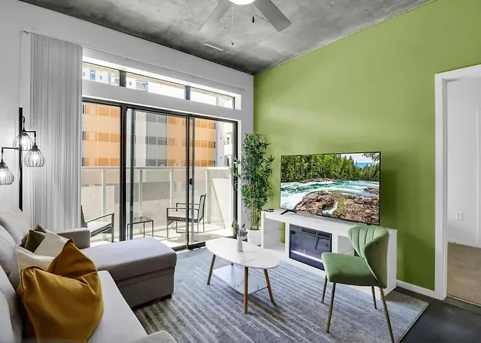Centric 2br In Heart Of Dtphx Free Garage Parking Apartamento